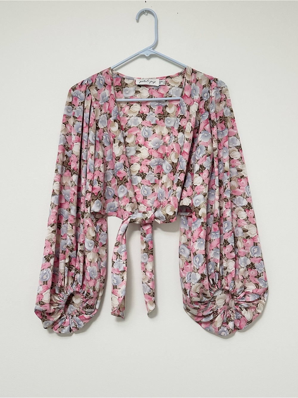 Petal & Pup Pink Floral Tie-Front Balloon Sleeve Crop Top Blouse Women's size 0